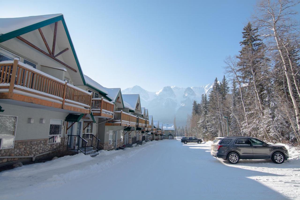 קאנמור Banff Woods Lodge מראה חיצוני תמונה