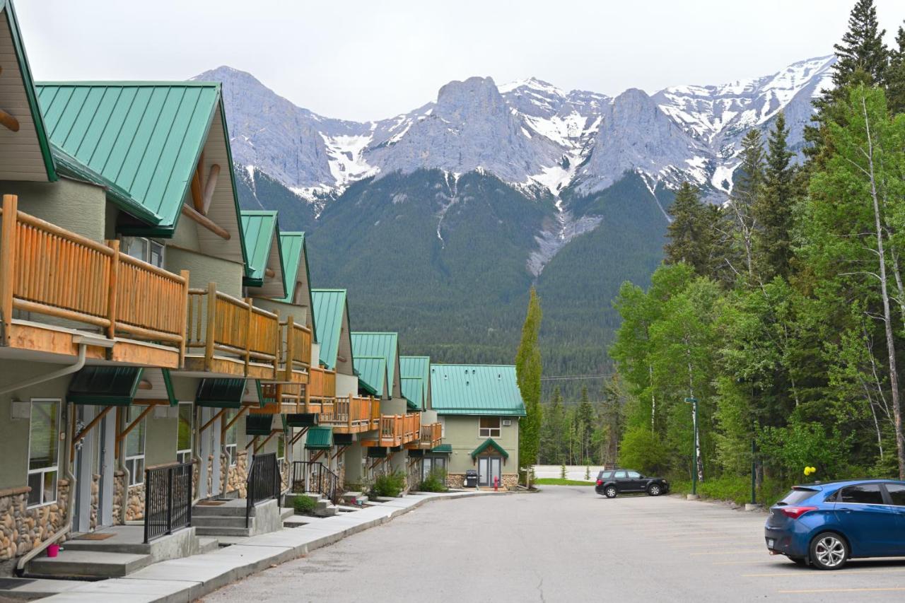 קאנמור Banff Woods Lodge מראה חיצוני תמונה