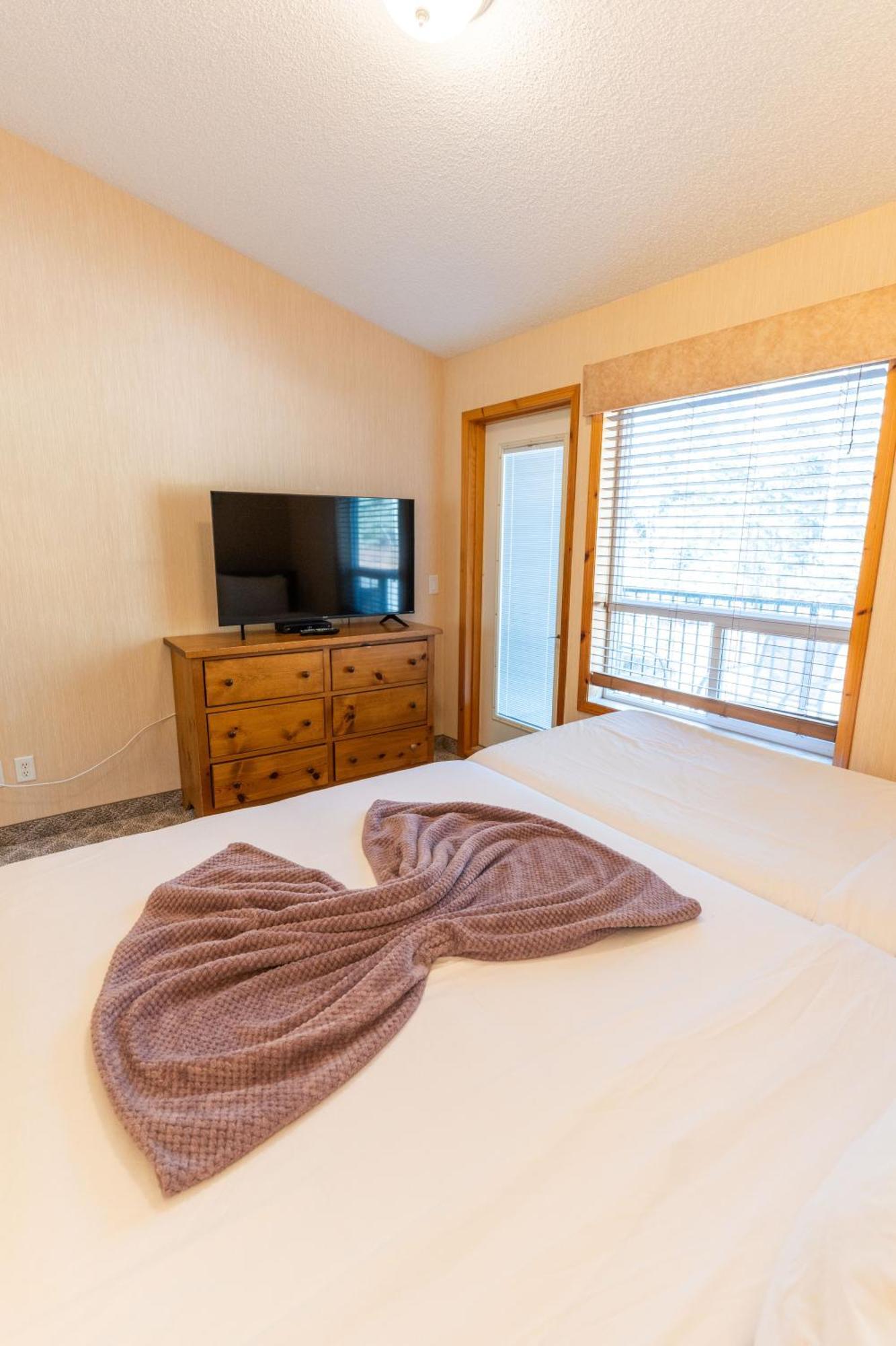 קאנמור Banff Woods Lodge מראה חיצוני תמונה